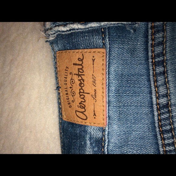 Clearance $10 AEROPOSTALE RIPPED JEANS - Picture 5 of 7